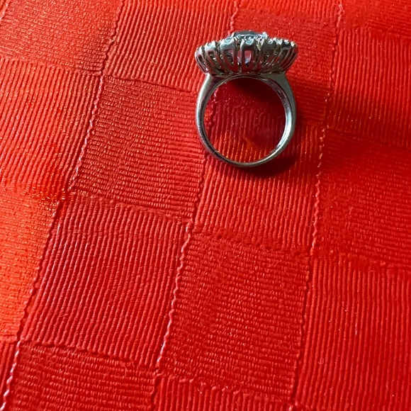 STERLING SILVER SKY BLUE TOPAZ STARBURST RING. - Picture 7 of 9